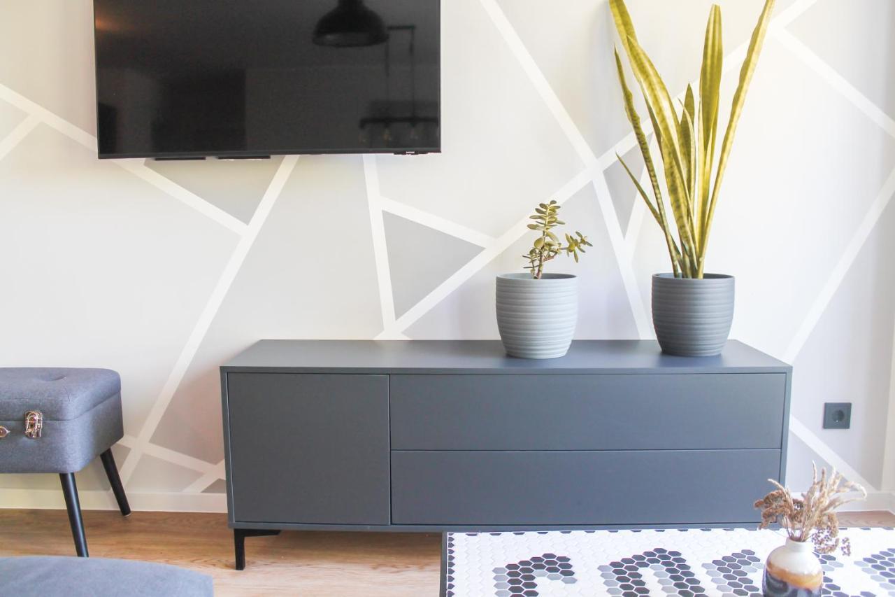 New York Apartment - Fuer Freunde & Familien, Stadtnah, Parkplatz, E-Ladestation, Gitterbox Fuer Fahrraeder, Fitnessstudio, Digitale Gaestemappe Mit Restaurant- Und Unternehmenstipps Koblenz  Eksteriør billede