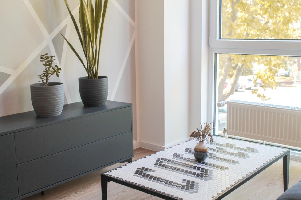 New York Apartment - Fuer Freunde & Familien, Stadtnah, Parkplatz, E-Ladestation, Gitterbox Fuer Fahrraeder, Fitnessstudio, Digitale Gaestemappe Mit Restaurant- Und Unternehmenstipps Koblenz  Eksteriør billede