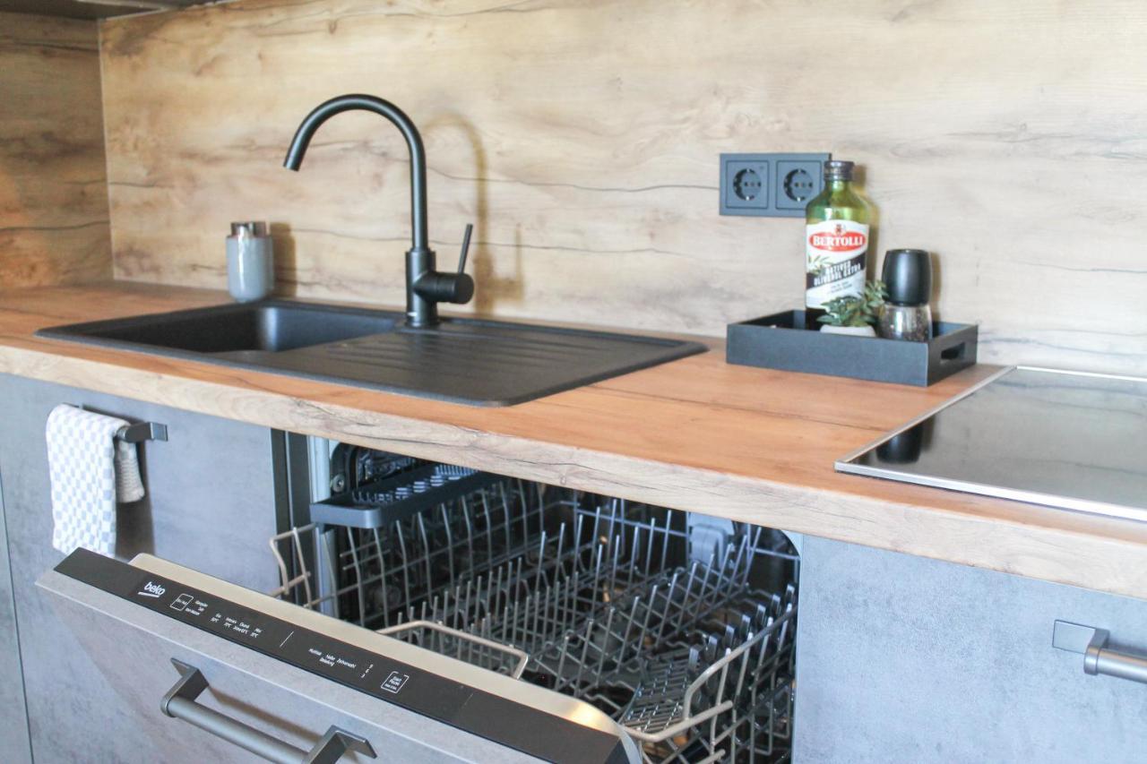 New York Apartment - Fuer Freunde & Familien, Stadtnah, Parkplatz, E-Ladestation, Gitterbox Fuer Fahrraeder, Fitnessstudio, Digitale Gaestemappe Mit Restaurant- Und Unternehmenstipps Koblenz  Eksteriør billede